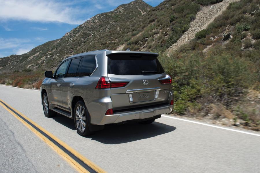  Lexus LX570 2016 года  (фото 5 из 21)